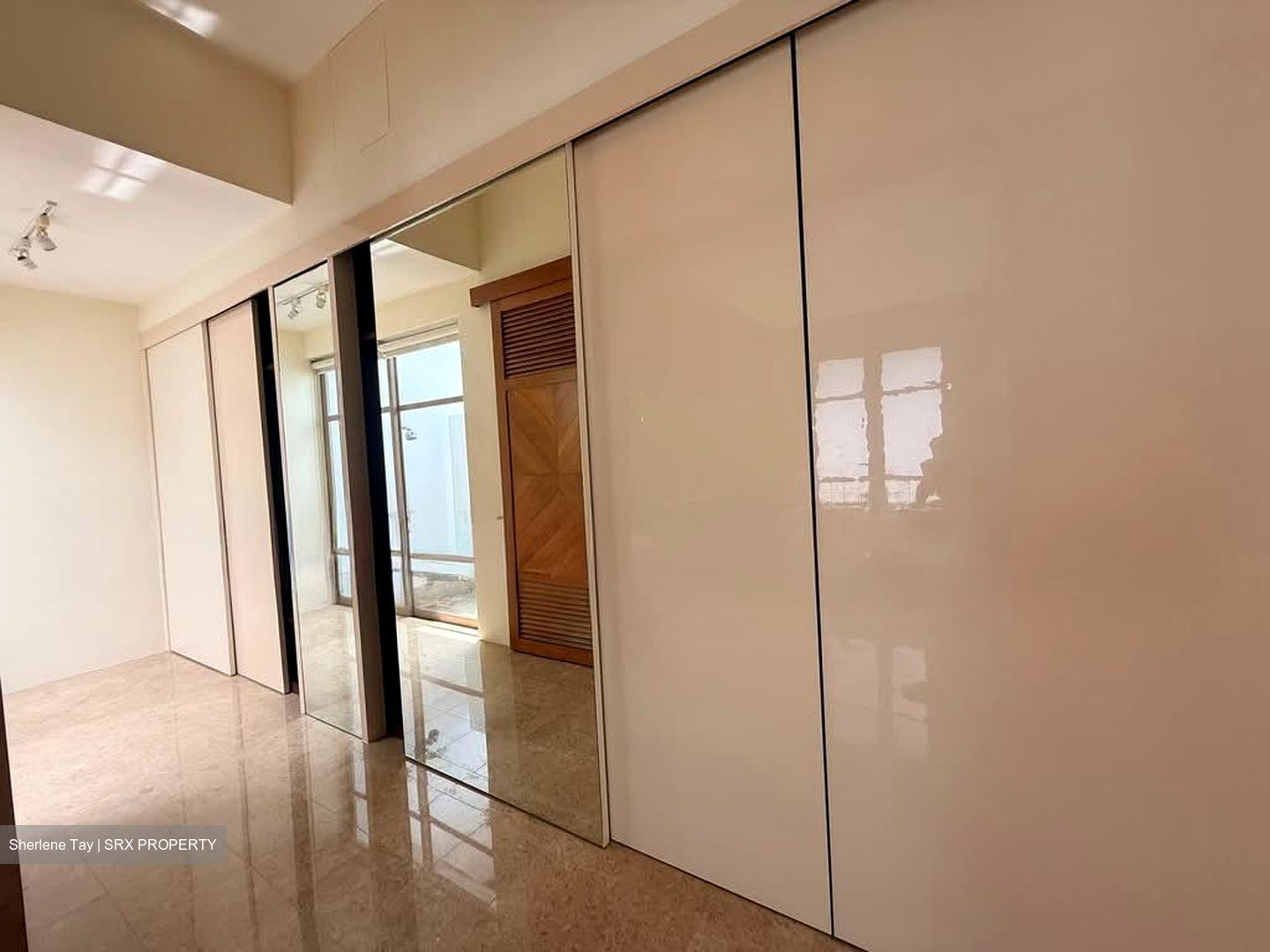 Belmont Road (D10), Detached #554098671